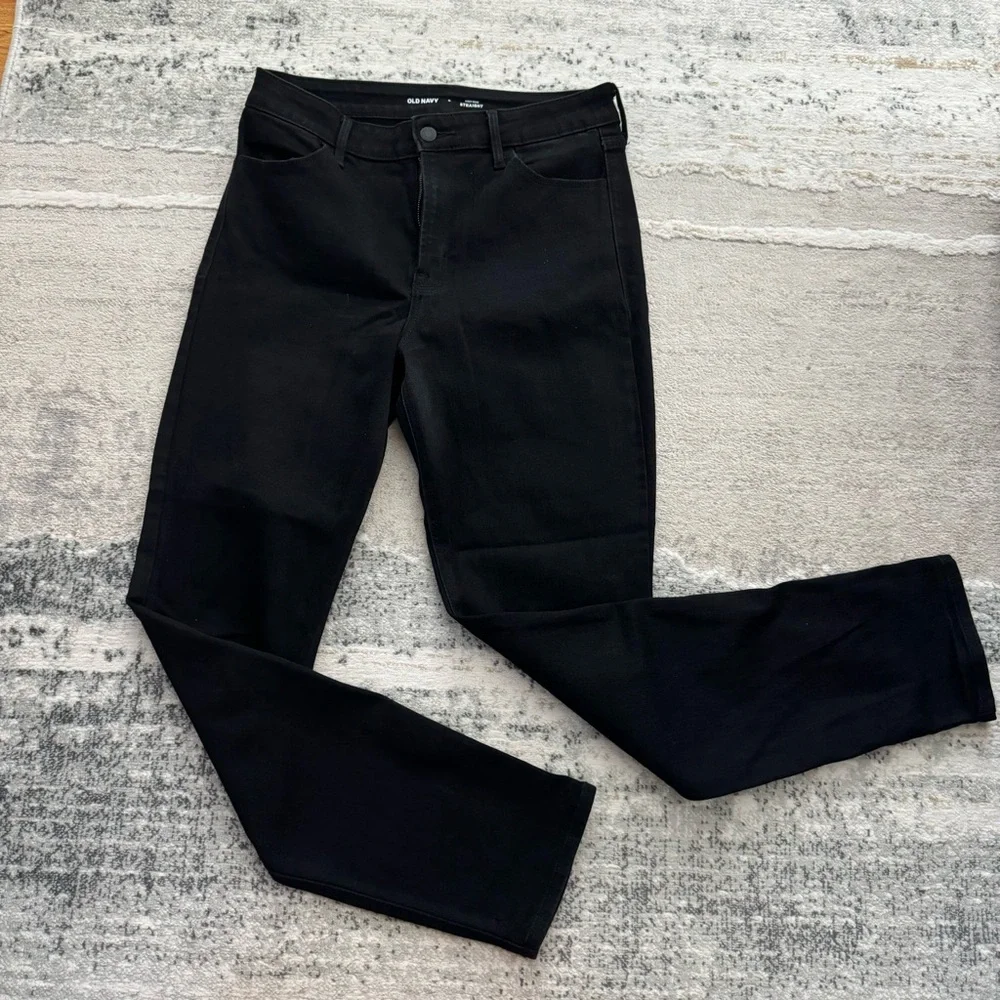 Like 🆕 Old Navy classic black high rise straight leg jeans
